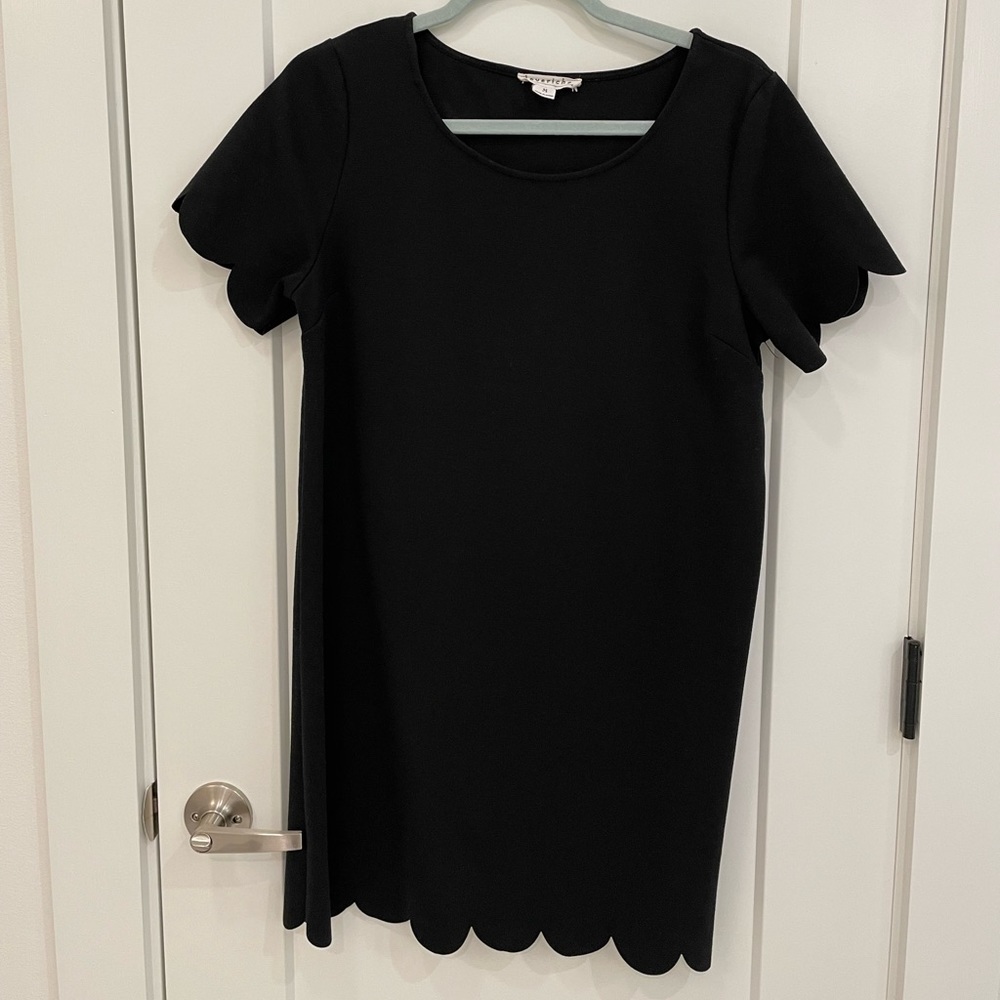 Loveriche Scalloped Sleeve and Hem Shift Dress